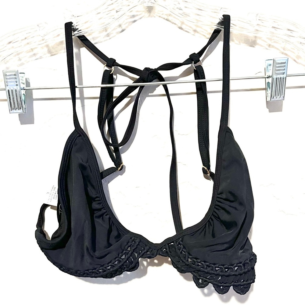 Beach Riot Revolve Bikini Top in Black - Large